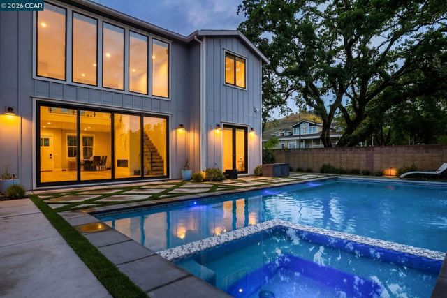 226 Akabane Ln, Danville, CA 94506