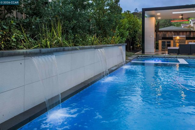 226 Akabane Ln, Danville, CA 94506