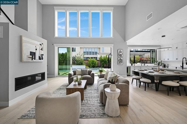 226 Akabane Ln, Danville, CA 94506