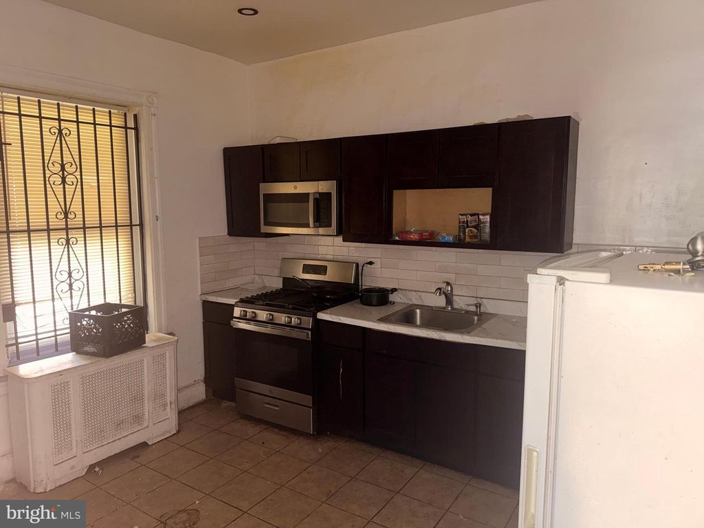 1221 WAGNER AVE, Philadelphia, PA 19141