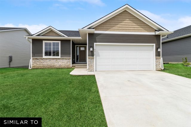 1015 Shady Lane Drive, Norwalk, IA 50211