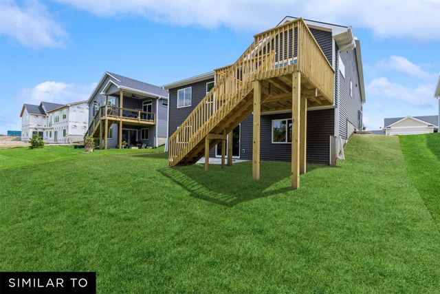 1015 Shady Lane Drive, Norwalk, IA 50211