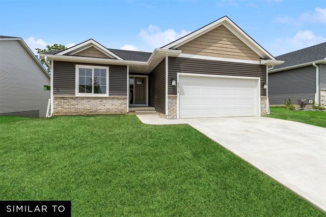 1015 Shady Lane Drive, Norwalk, IA 50211