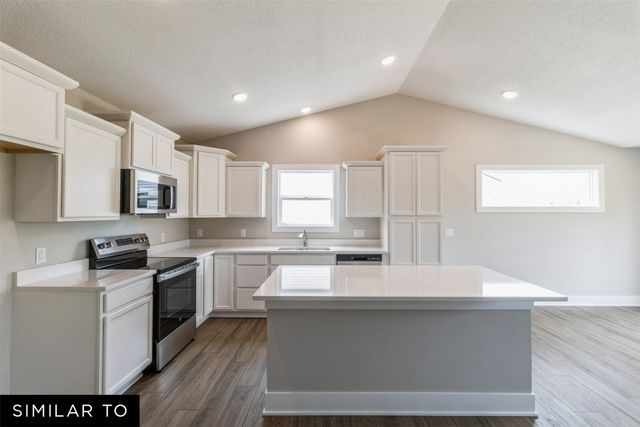 1015 Shady Lane Drive, Norwalk, IA 50211