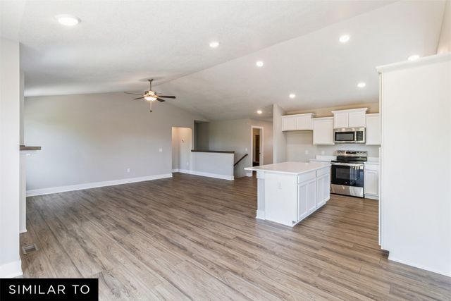 1015 Shady Lane Drive, Norwalk, IA 50211