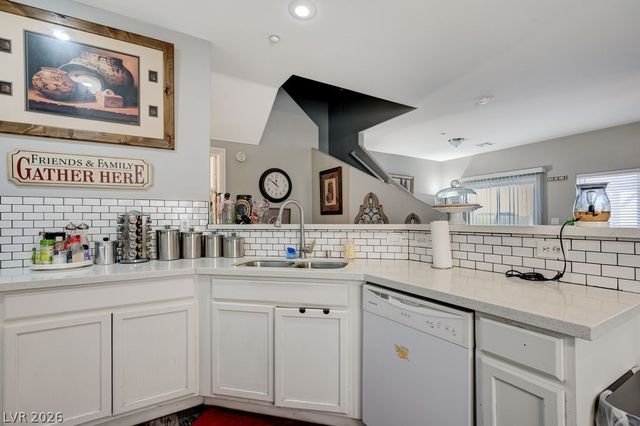 6418 Burns Allen Avenue 102, Las Vegas, NV 89122