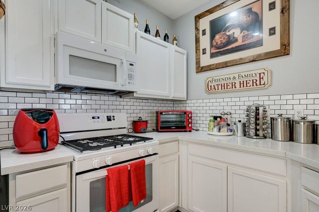 6418 Burns Allen Avenue 102, Las Vegas, NV 89122