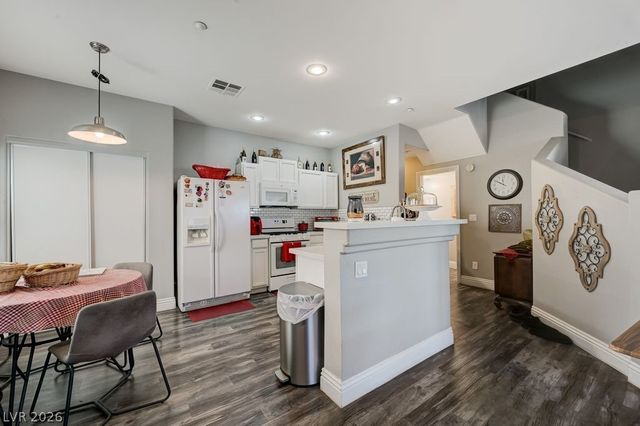 6418 Burns Allen Avenue 102, Las Vegas, NV 89122