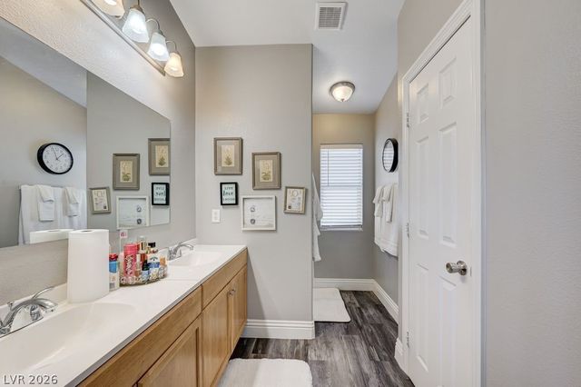 6418 Burns Allen Avenue 102, Las Vegas, NV 89122