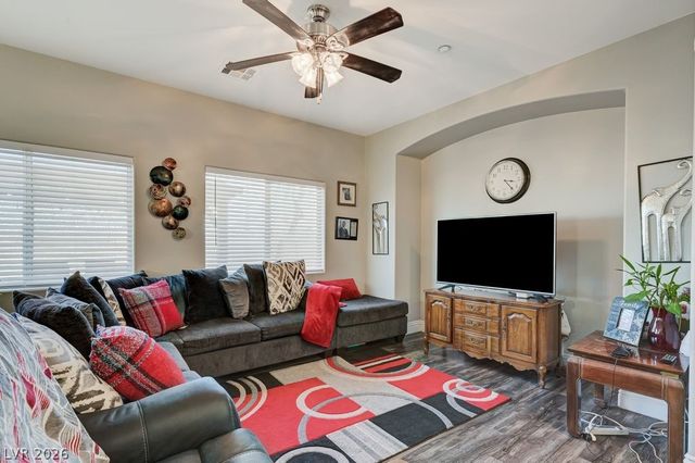 6418 Burns Allen Avenue 102, Las Vegas, NV 89122