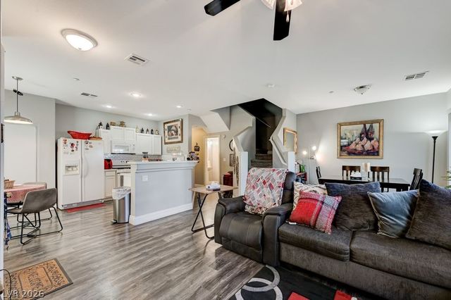 6418 Burns Allen Avenue 102, Las Vegas, NV 89122