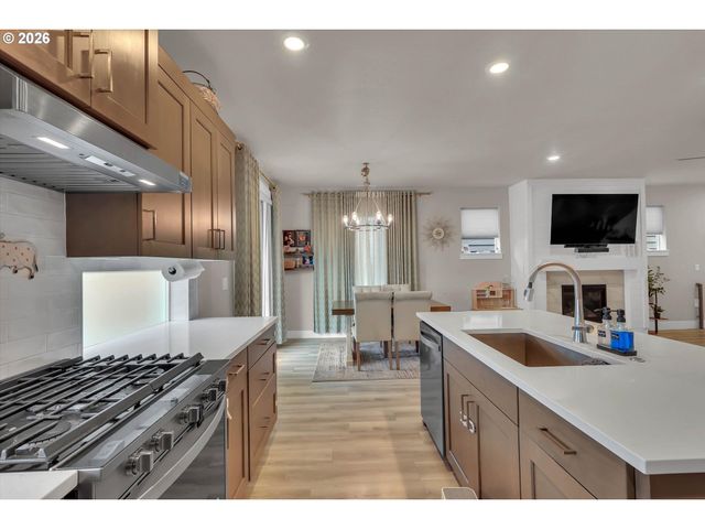 6597 Se PROVENCE St, Hillsboro, OR 97123
