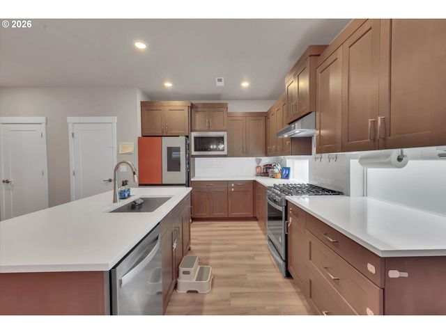 6597 Se PROVENCE St, Hillsboro, OR 97123