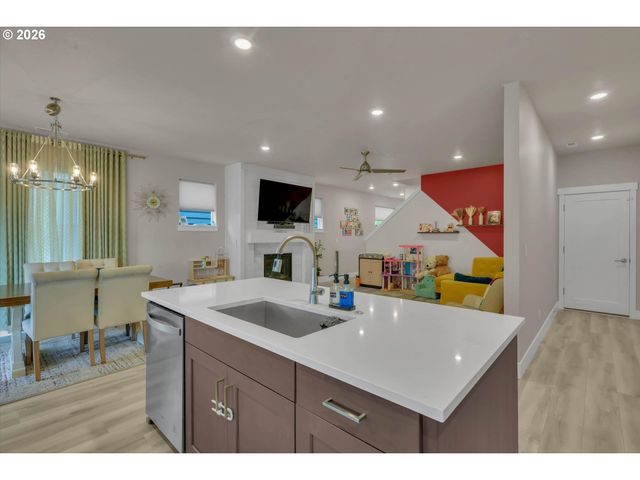 6597 Se PROVENCE St, Hillsboro, OR 97123
