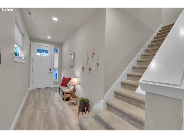 6597 Se PROVENCE St, Hillsboro, OR 97123