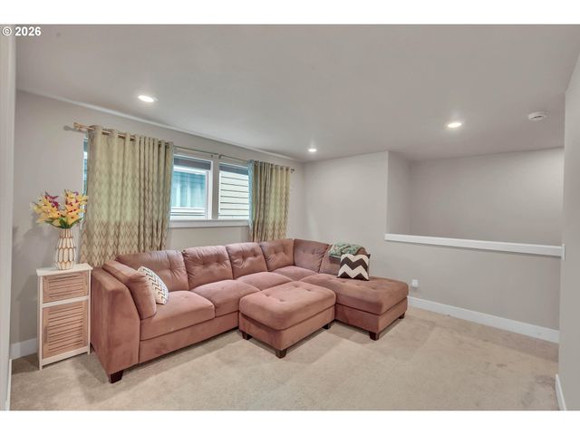 6597 Se PROVENCE St, Hillsboro, OR 97123