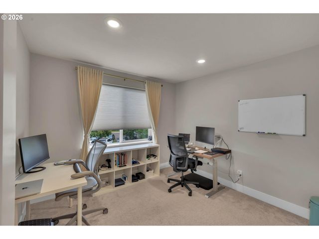 6597 Se PROVENCE St, Hillsboro, OR 97123