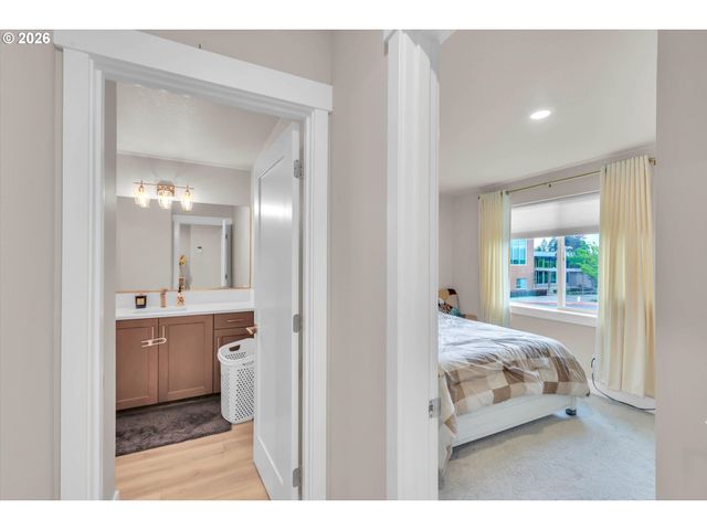 6597 Se PROVENCE St, Hillsboro, OR 97123