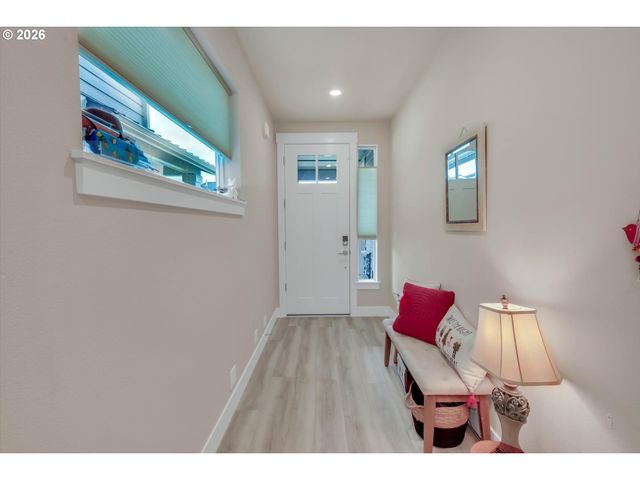 6597 Se PROVENCE St, Hillsboro, OR 97123