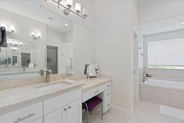 20913 Nimitz Ave, Lago Vista, TX 78645