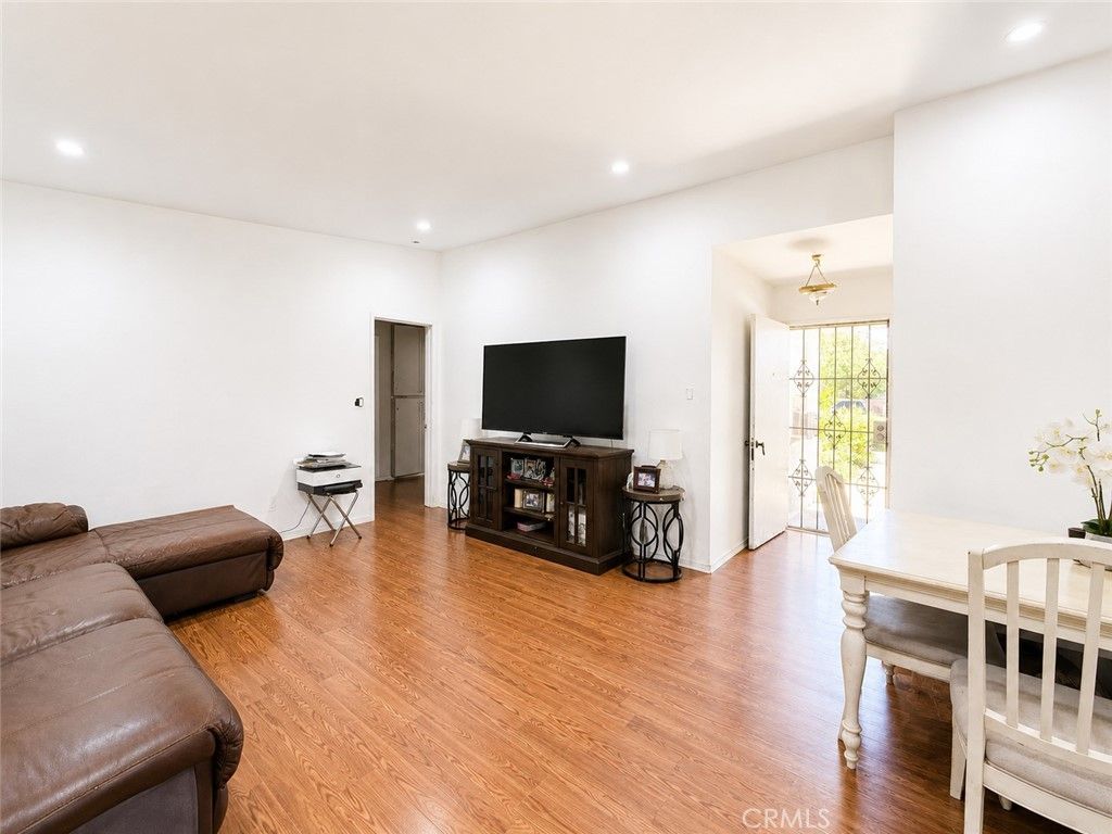 14937 Oswald, Los Angeles, CA 91342 — photo 2