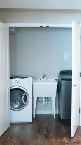 2001 GOODNIGHT TRL, Cheyenne, WY 82007