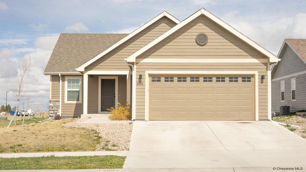2001 GOODNIGHT TRL, Cheyenne, WY 82007
