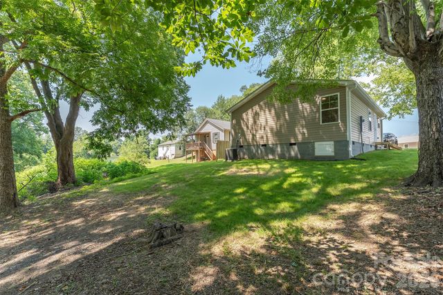 27 Forest Park Road, Marion, NC 28752