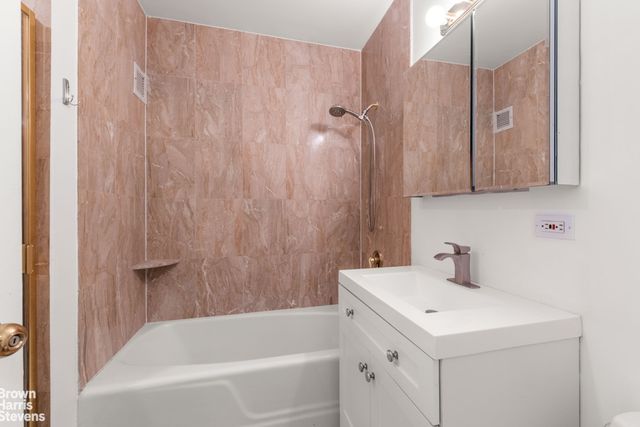 201 W 72nd St Apt 8K, New York City, NY 10023