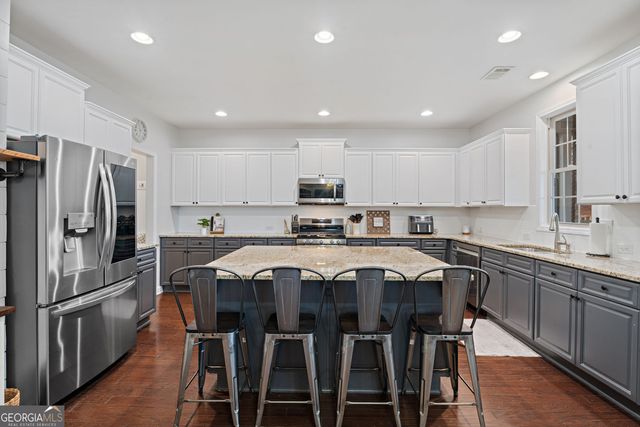 6263 Cedar Spring Lane, Hoschton, GA 30548