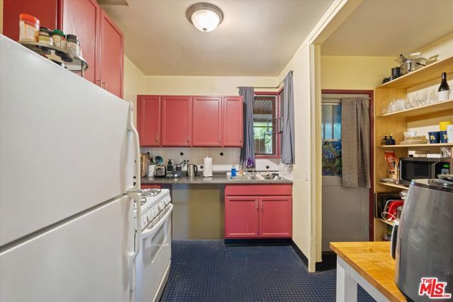 3226 Barham Boulevard, Los Angeles, CA 90068