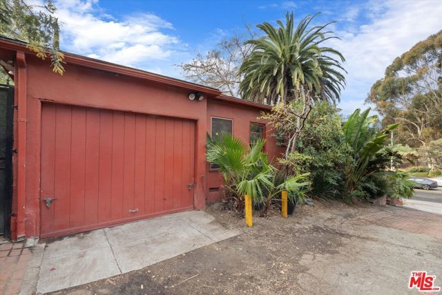 3226 Barham Boulevard, Los Angeles, CA 90068