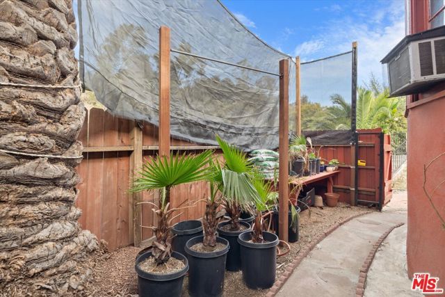 3226 Barham Boulevard, Los Angeles, CA 90068