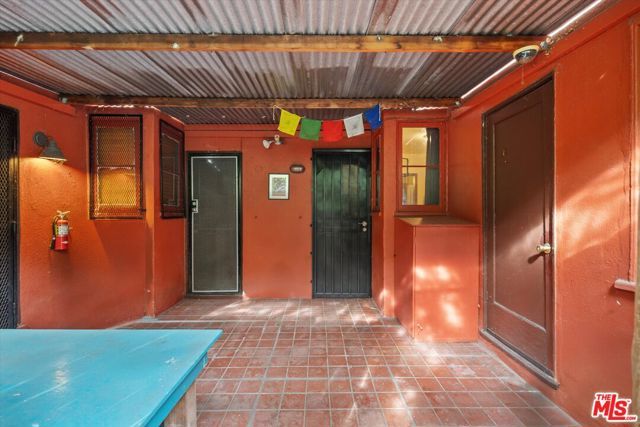 3226 Barham Boulevard, Los Angeles, CA 90068