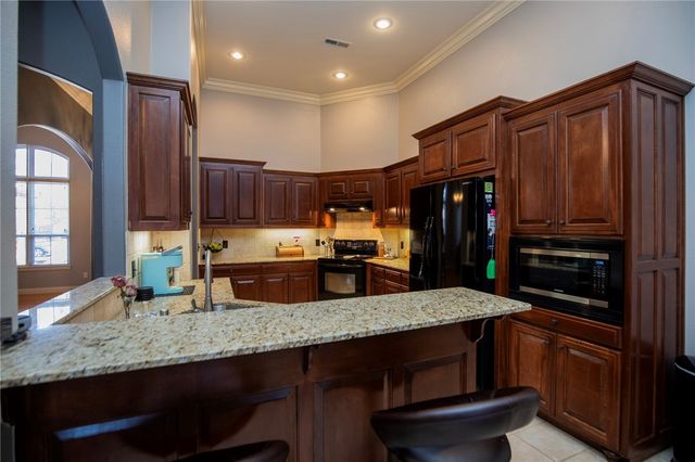 5704 S Chanberry Lane, Rogers, AR 72758