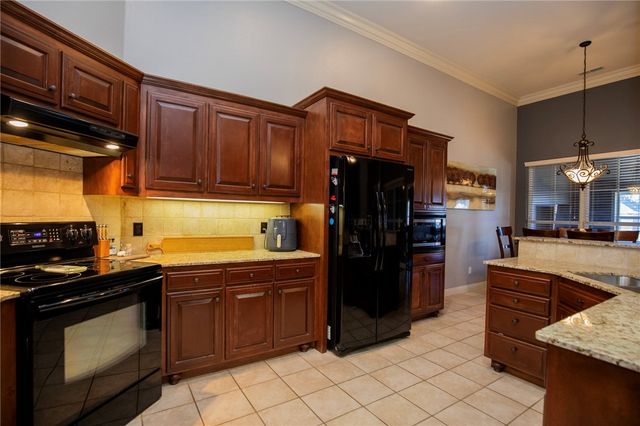 5704 S Chanberry Lane, Rogers, AR 72758