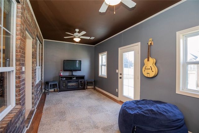 5704 S Chanberry Lane, Rogers, AR 72758