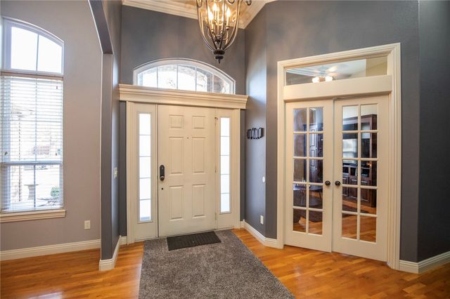 5704 S Chanberry Lane, Rogers, AR 72758