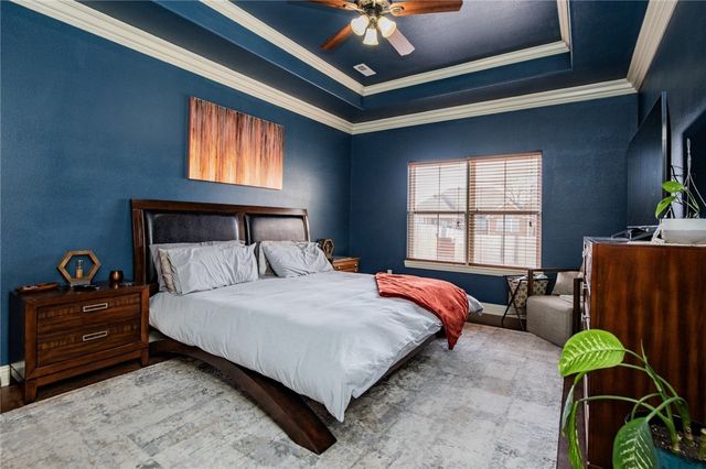 5704 S Chanberry Lane, Rogers, AR 72758