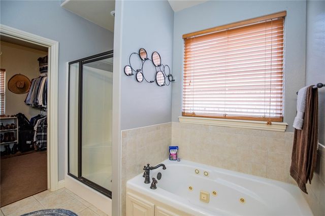 5704 S Chanberry Lane, Rogers, AR 72758