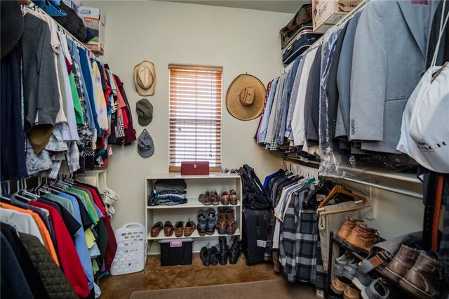 5704 S Chanberry Lane, Rogers, AR 72758