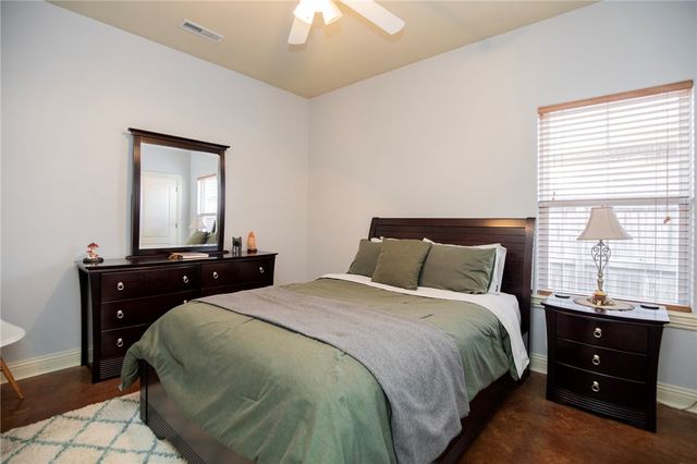 5704 S Chanberry Lane, Rogers, AR 72758