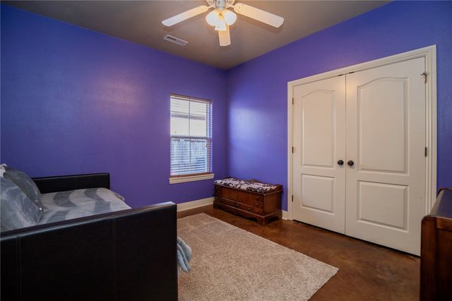 5704 S Chanberry Lane, Rogers, AR 72758