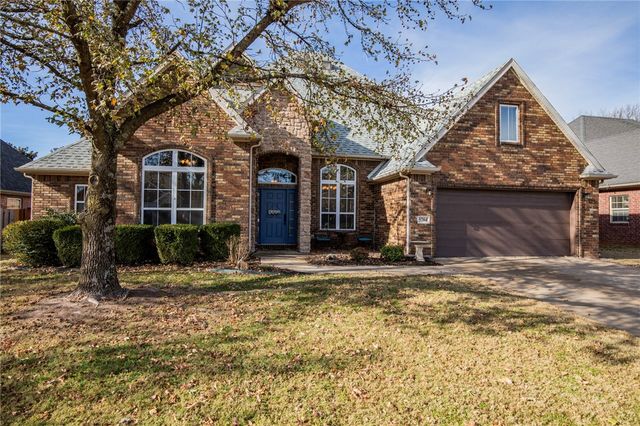 5704 S Chanberry Lane, Rogers, AR 72758
