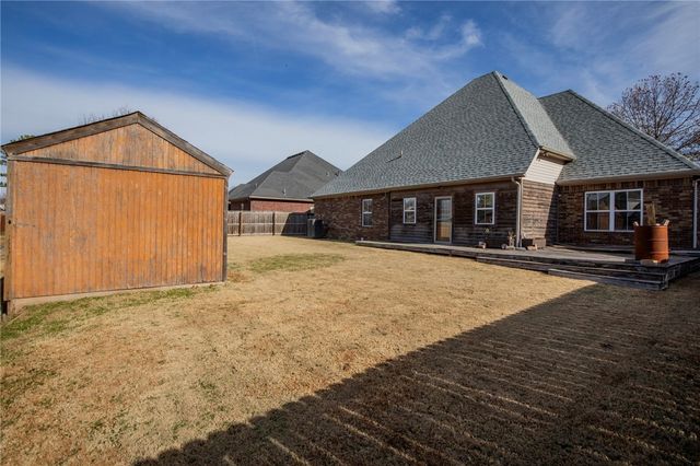 5704 S Chanberry Lane, Rogers, AR 72758