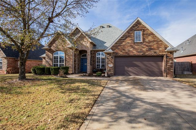 5704 S Chanberry Lane, Rogers, AR 72758