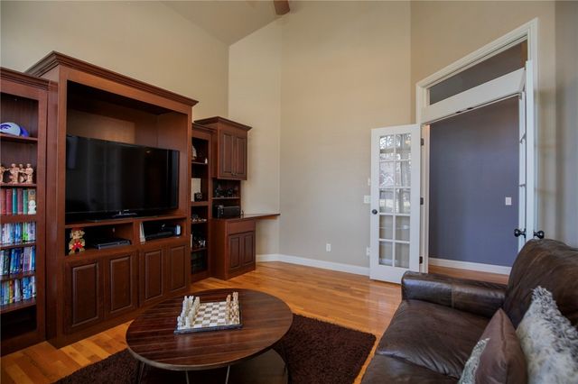 5704 S Chanberry Lane, Rogers, AR 72758