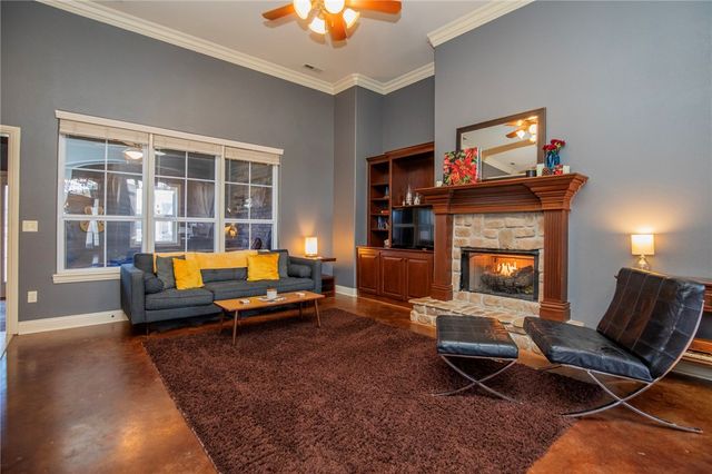 5704 S Chanberry Lane, Rogers, AR 72758