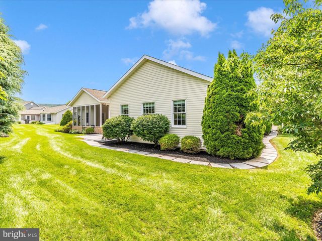6337 MEDINA RIDGE DR, Fayetteville, PA 17222