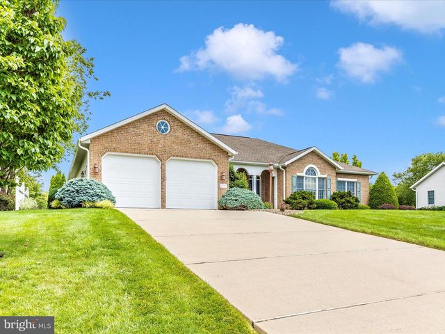 6337 MEDINA RIDGE DR, Fayetteville, PA 17222